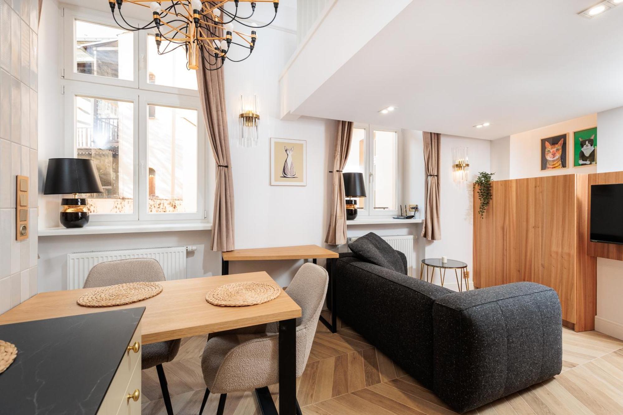 Apartment Urban Light - 3' Main Square - By Upstairs Krakow